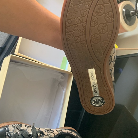 Michael Kors printed logo canvas low too sneakers - Picture 3 of 7